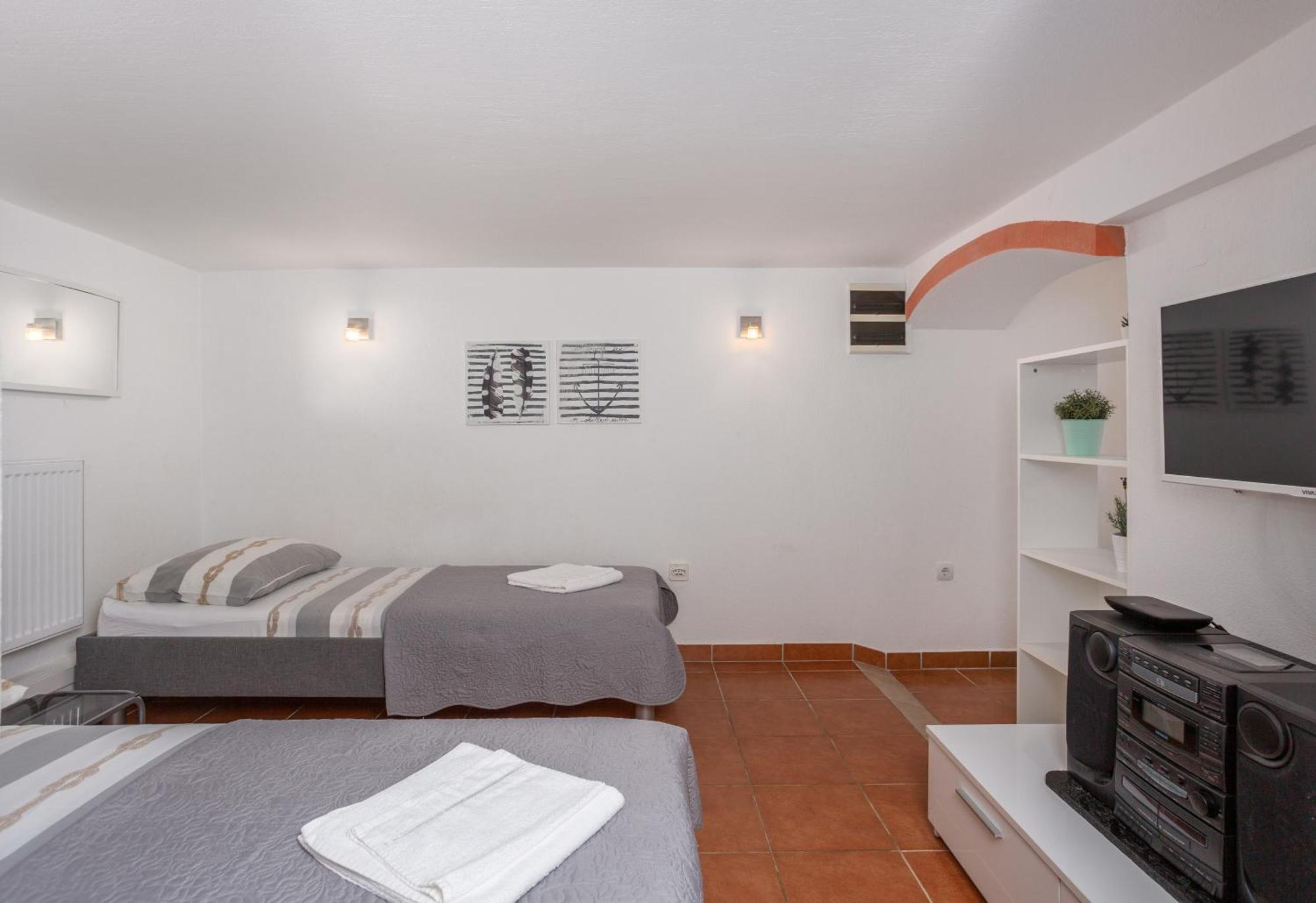 Apartments Villa Temer Pinezići Esterno foto