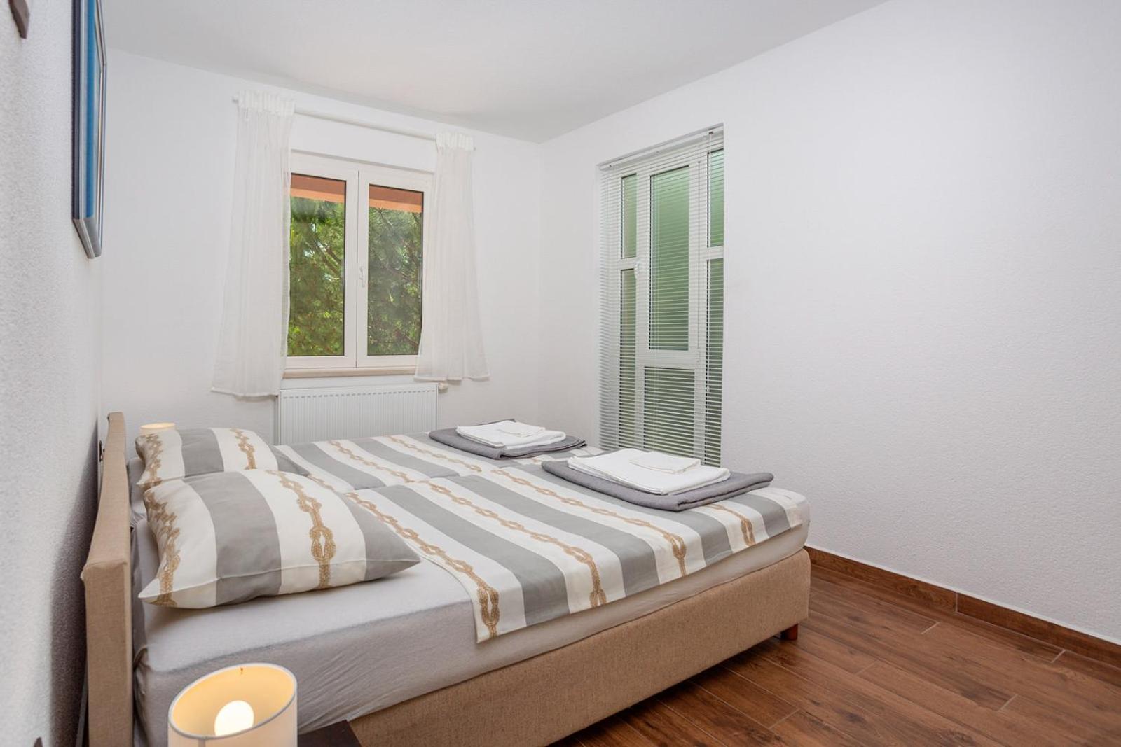 Apartments Villa Temer Pinezići Esterno foto